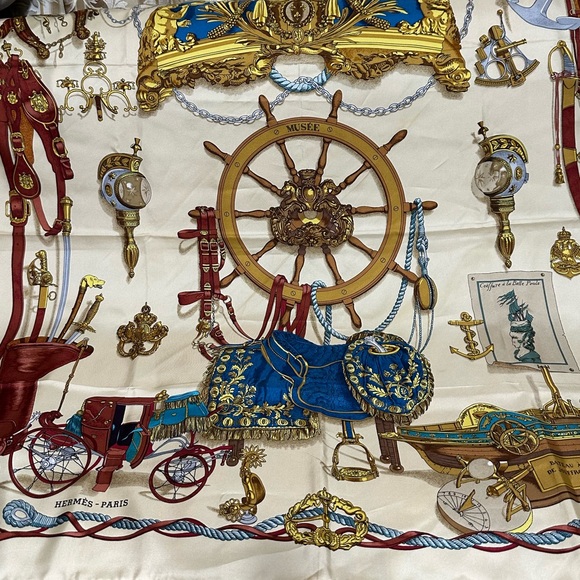 HERMES❤️🌟 “MUSEE” SILK SCARF HAND-ROLLED EDGES COMES W/ BOX ⭐️ - Picture 2 of 8